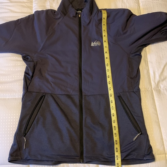 REI Swiftland Insulated Running Jacket - Picture 3 of 10